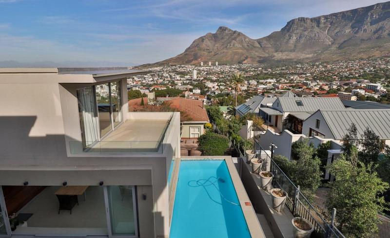 4 Bedroom Property for Sale in Tamboerskloof Western Cape